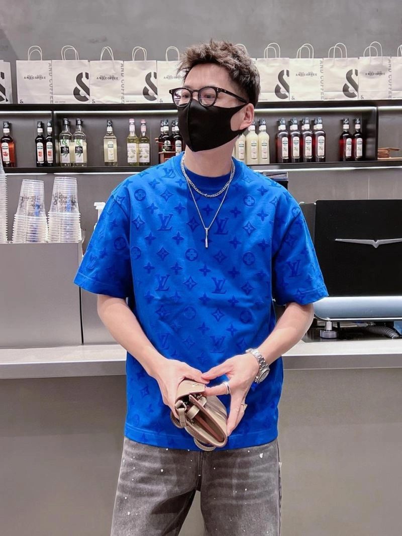Louis Vuitton T-Shirts Stretchable 133331