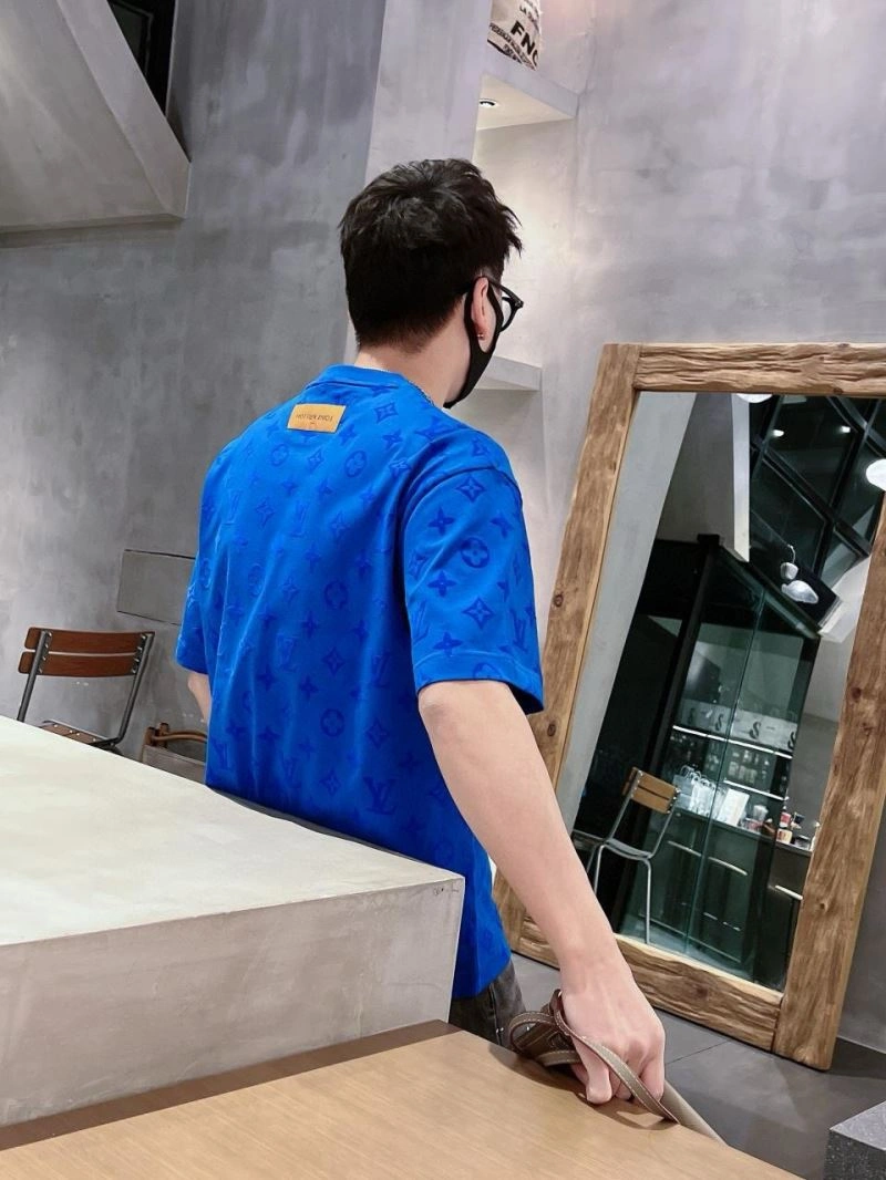 Louis Vuitton T-Shirts Stretchable 133331