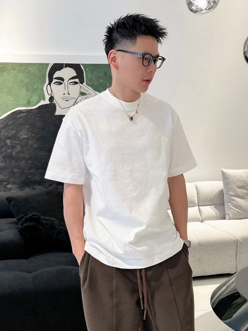 Louis Vuitton T-Shirts Affordable 133318
