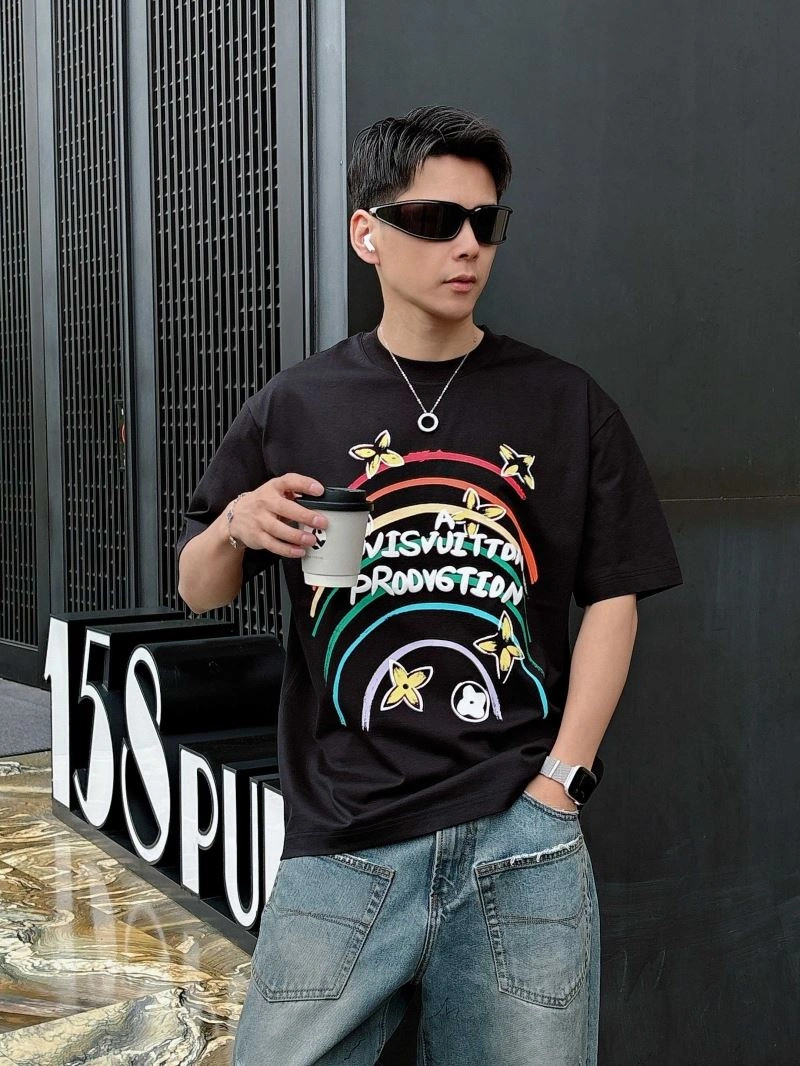 Louis Vuitton T-Shirts Neat 133343