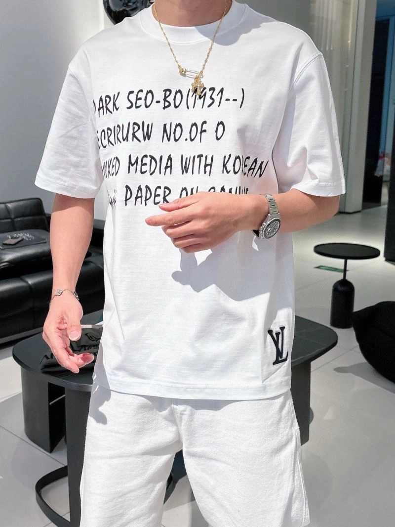 Contemporary Louis Vuitton T-Shirts 133341