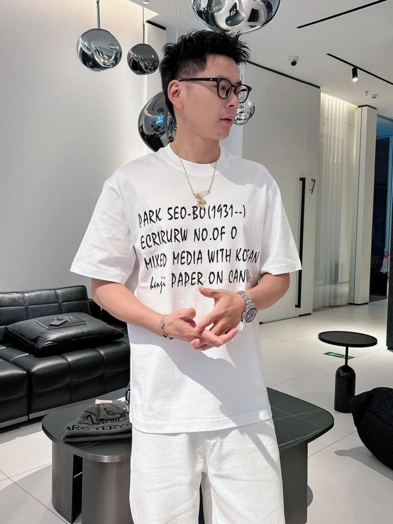 Contemporary Louis Vuitton T-Shirts 133341