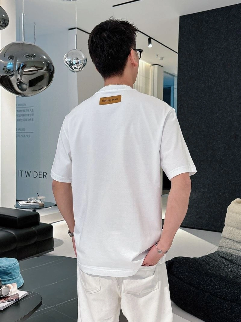 Contemporary Louis Vuitton T-Shirts 133341