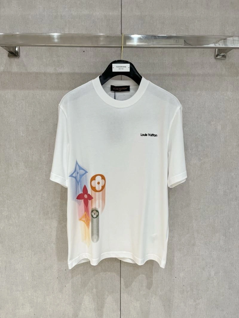 Snug Louis Vuitton T-Shirts 133324