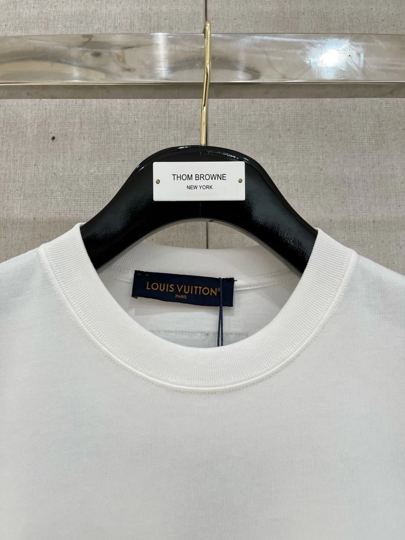 Snug Louis Vuitton T-Shirts 133324