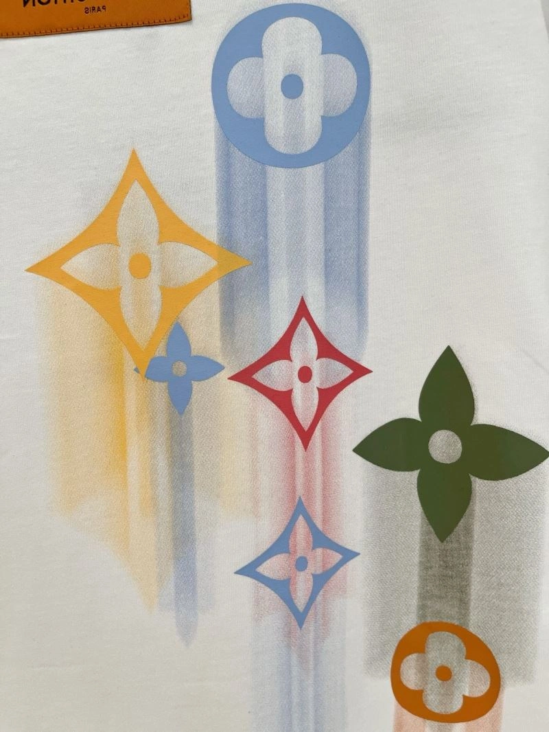 Snug Louis Vuitton T-Shirts 133324