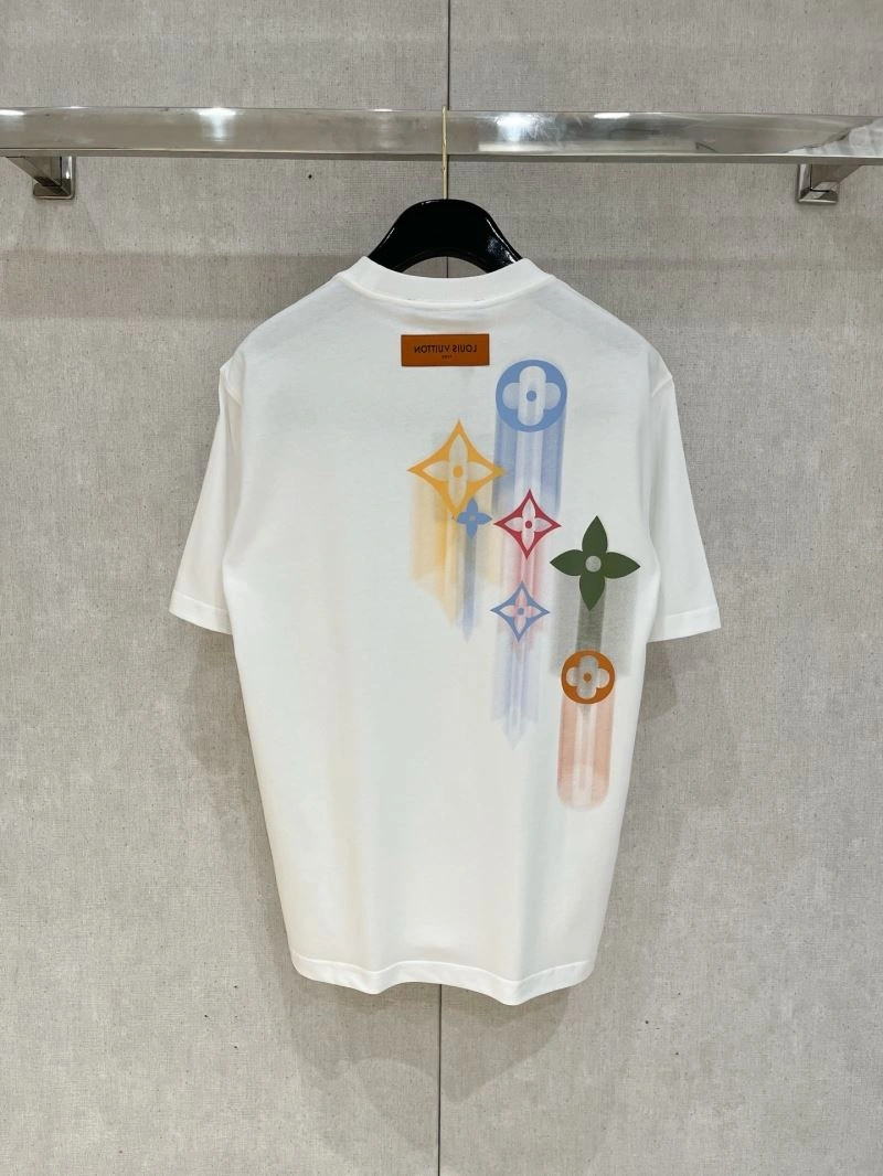 Snug Louis Vuitton T-Shirts 133324