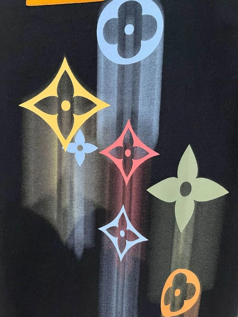 Breathable Louis Vuitton T-Shirts 133319