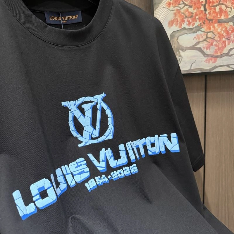 Refined Louis Vuitton T-Shirts 133339