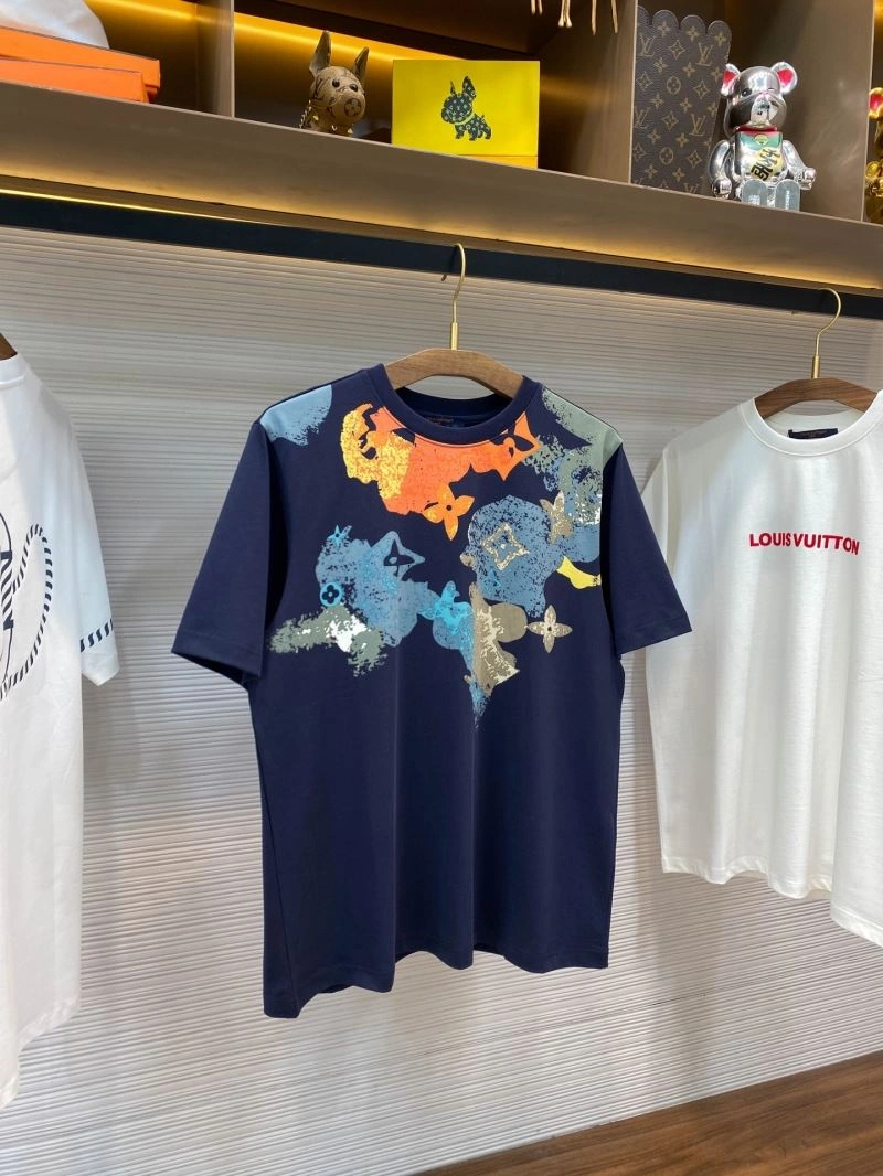 Louis Vuitton T-Shirts Casual 133323