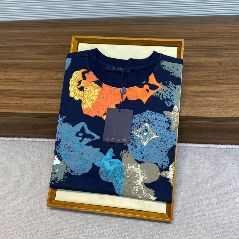 Louis Vuitton T-Shirts Casual 133323