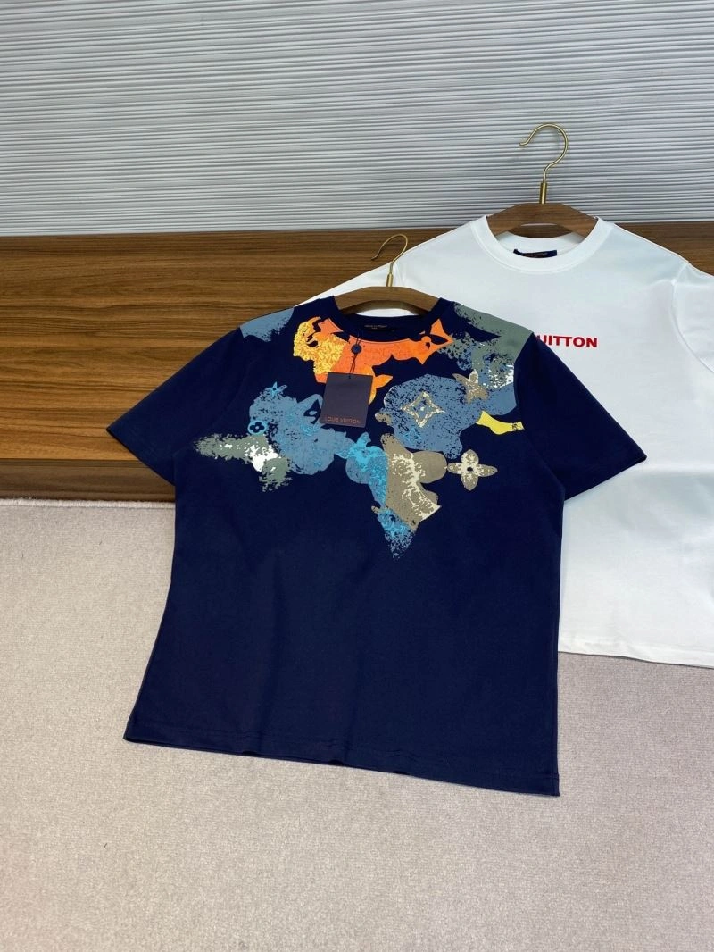 Louis Vuitton T-Shirts Casual 133323