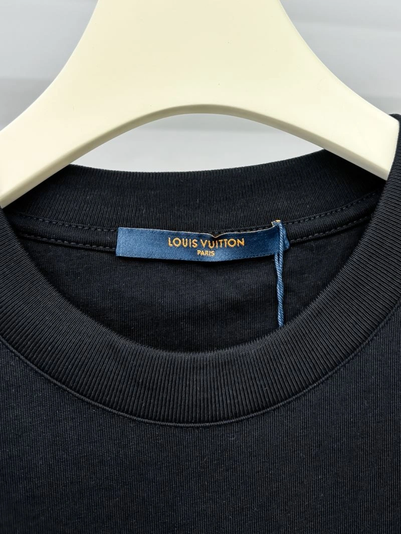 Louis Vuitton T-Shirts Casual 133326