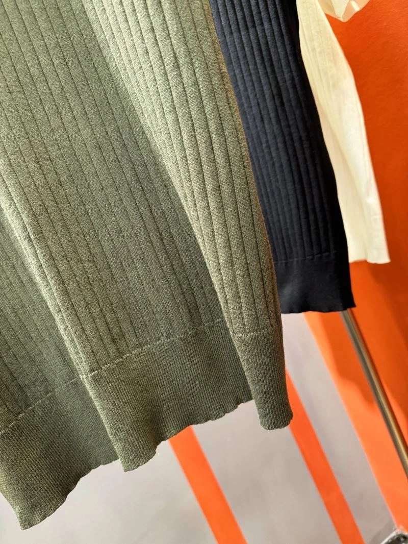 Sleek Louis Vuitton T-Shirts 133307