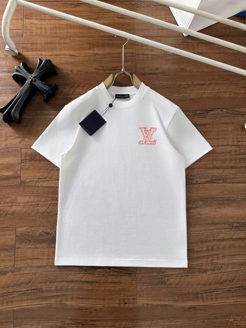Elegant Louis Vuitton T-Shirts 133275