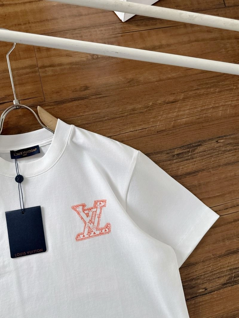 Elegant Louis Vuitton T-Shirts 133275