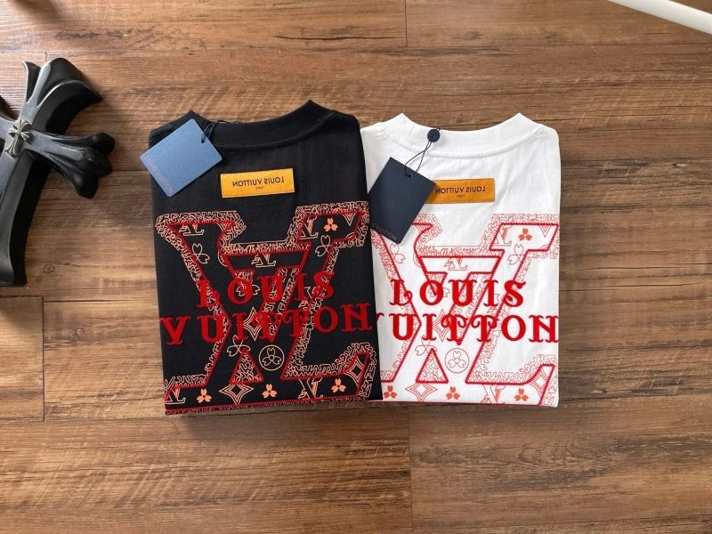 Contemporary Louis Vuitton T-Shirts 133291