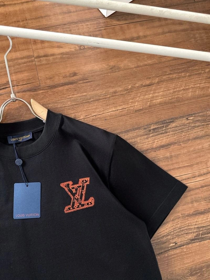 Contemporary Louis Vuitton T-Shirts 133291