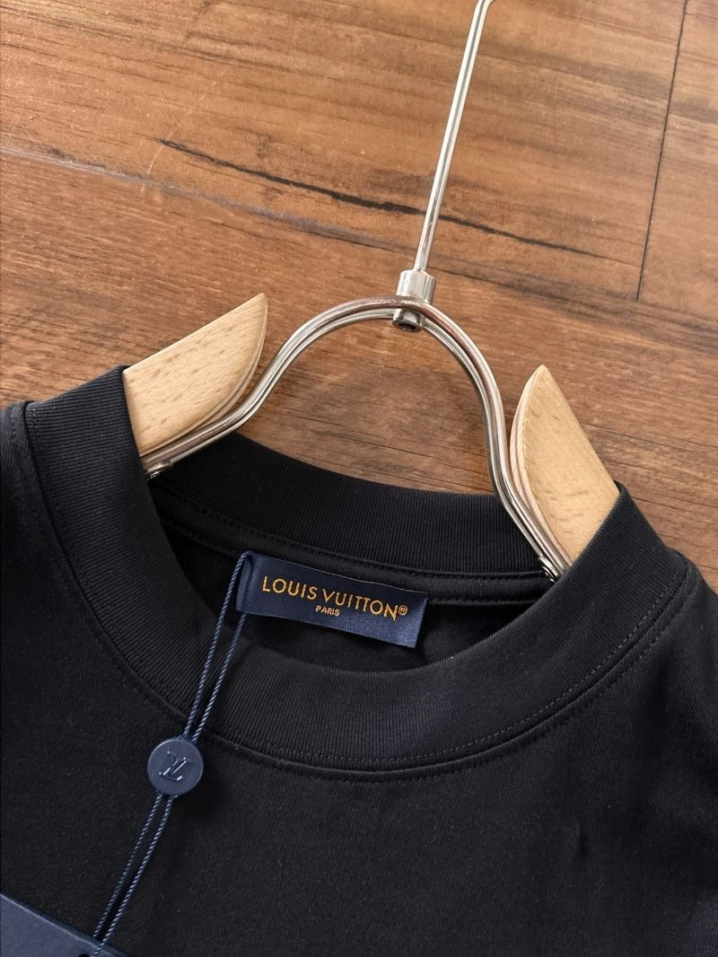 Contemporary Louis Vuitton T-Shirts 133291