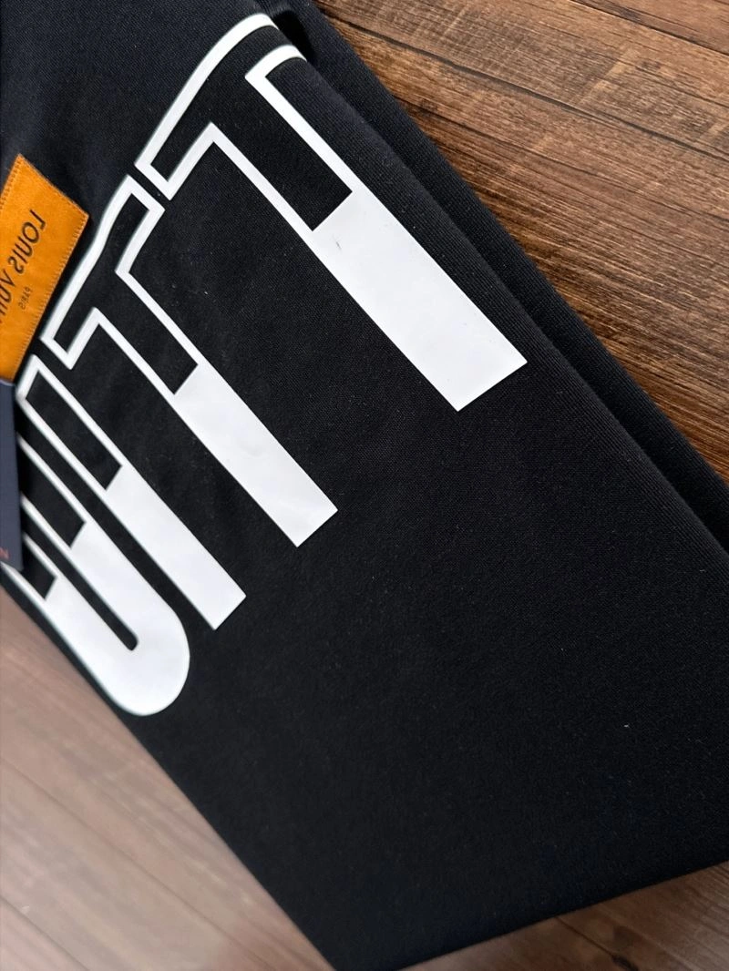 SoftTouch Louis Vuitton T-Shirts 133273