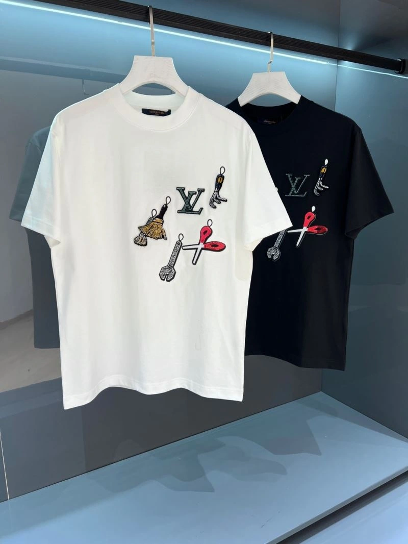 Modern Louis Vuitton T-Shirts 133281