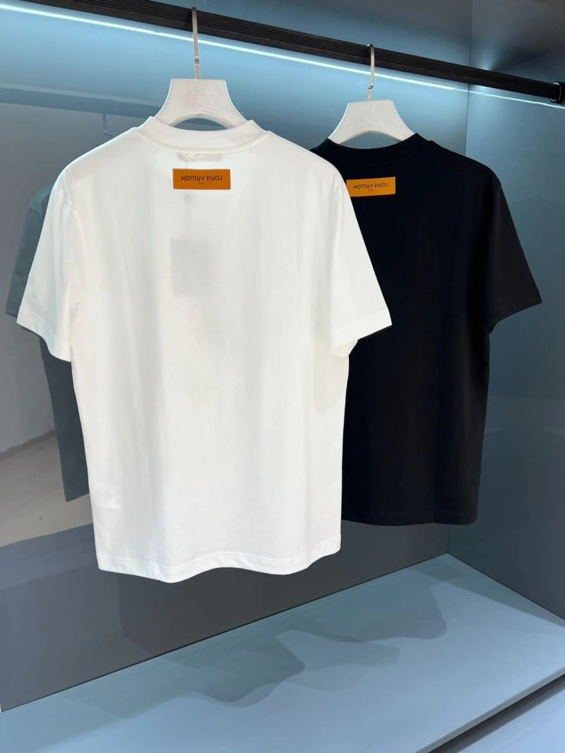 Modern Louis Vuitton T-Shirts 133281