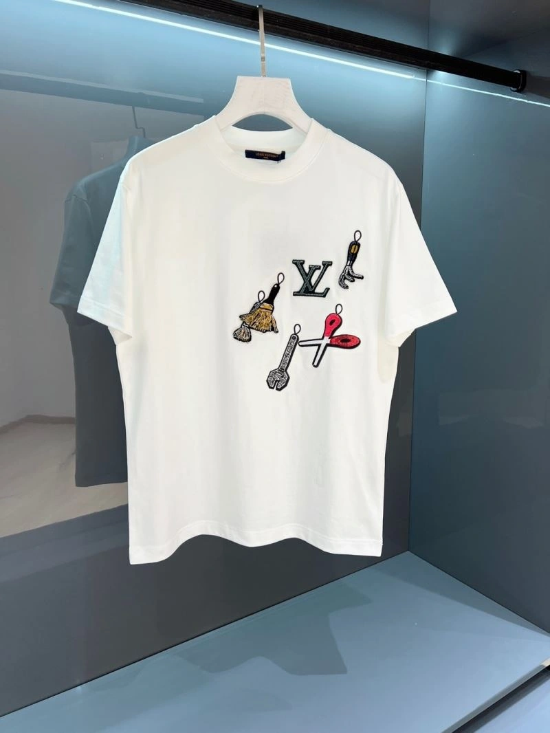 Modern Louis Vuitton T-Shirts 133281