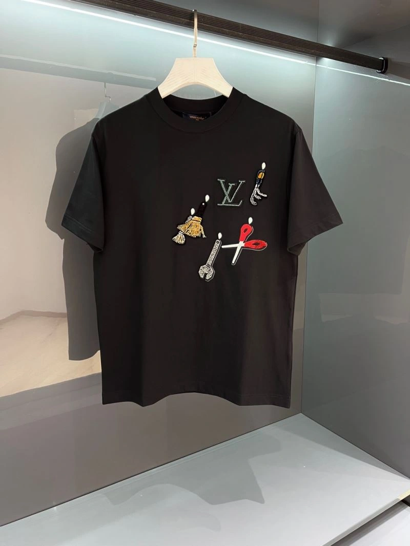 Modern Louis Vuitton T-Shirts 133281