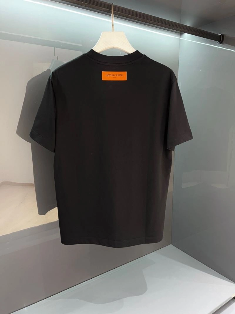 Modern Louis Vuitton T-Shirts 133281