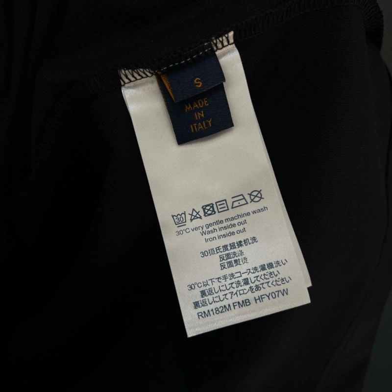 Modern Louis Vuitton T-Shirts 133281