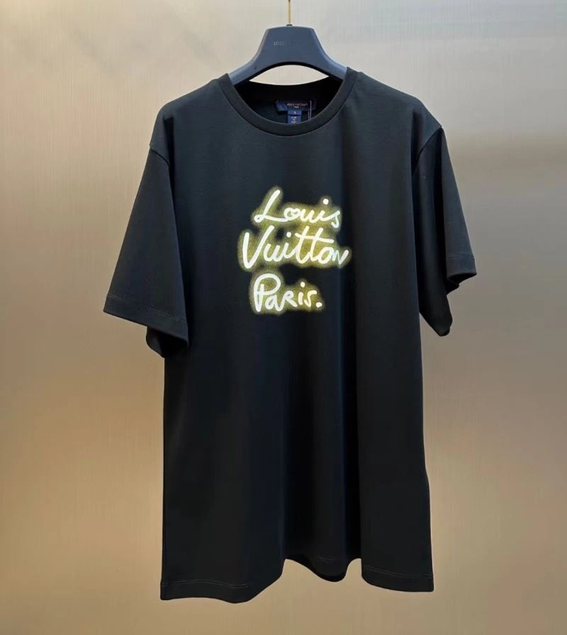 Louis Vuitton T-Shirts Refined 133283