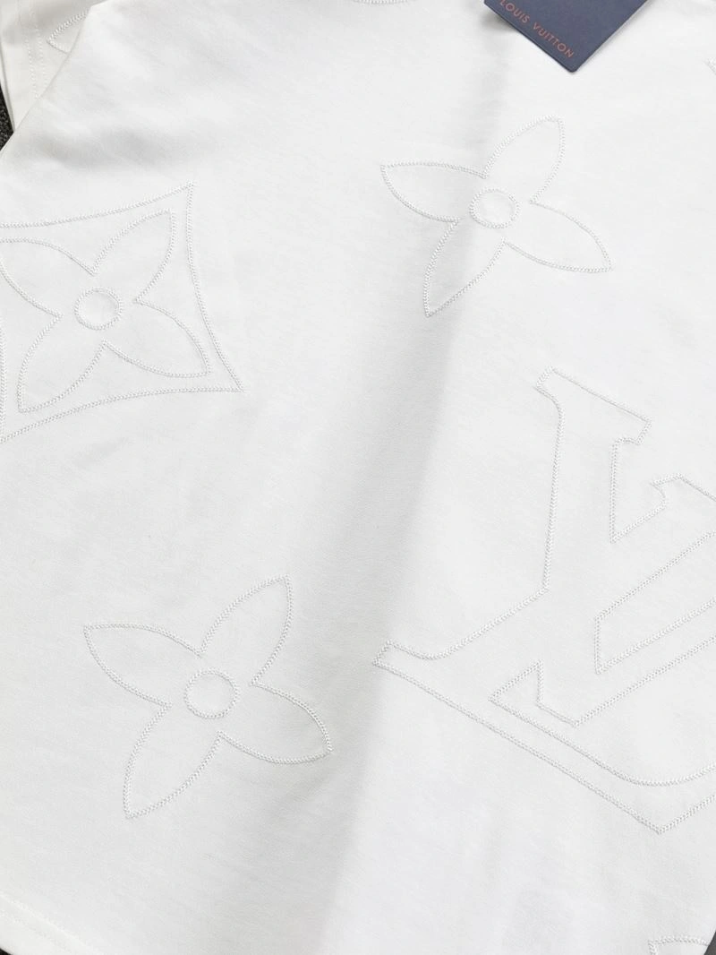 SmoothTexture Louis Vuitton T-Shirts 133298