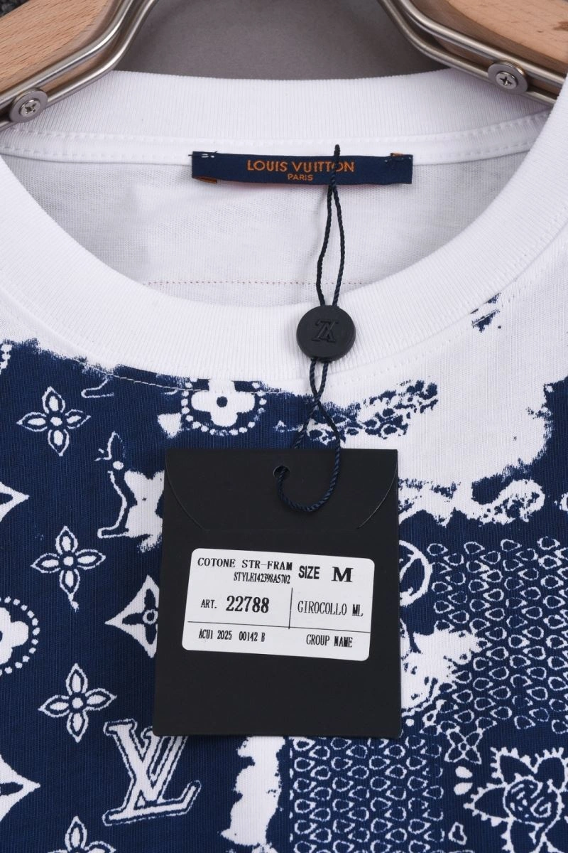 Louis Vuitton T-Shirts Snug 133293