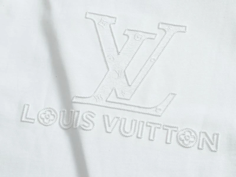 Practical Louis Vuitton T-Shirts 133299