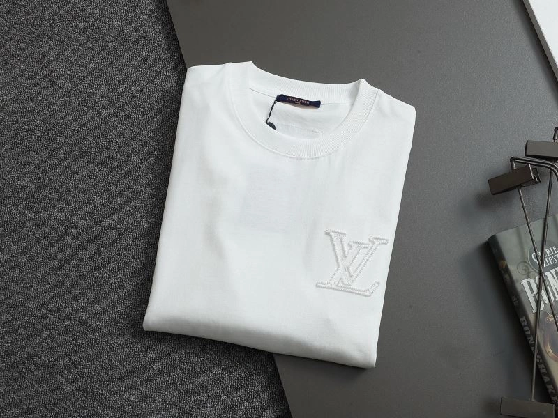 Practical Louis Vuitton T-Shirts 133299