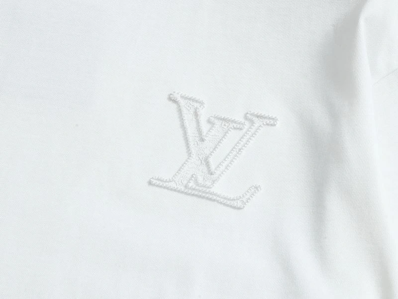 Practical Louis Vuitton T-Shirts 133299