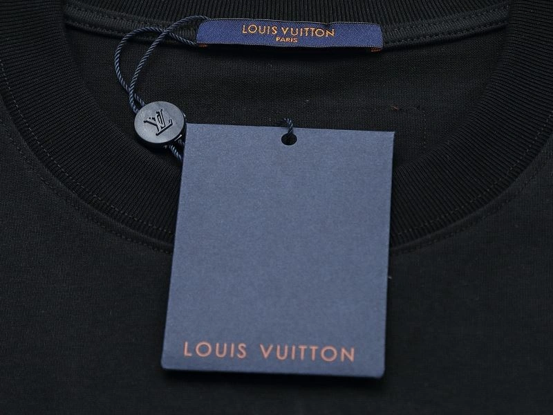 Louis Vuitton T-Shirts Compact 133278