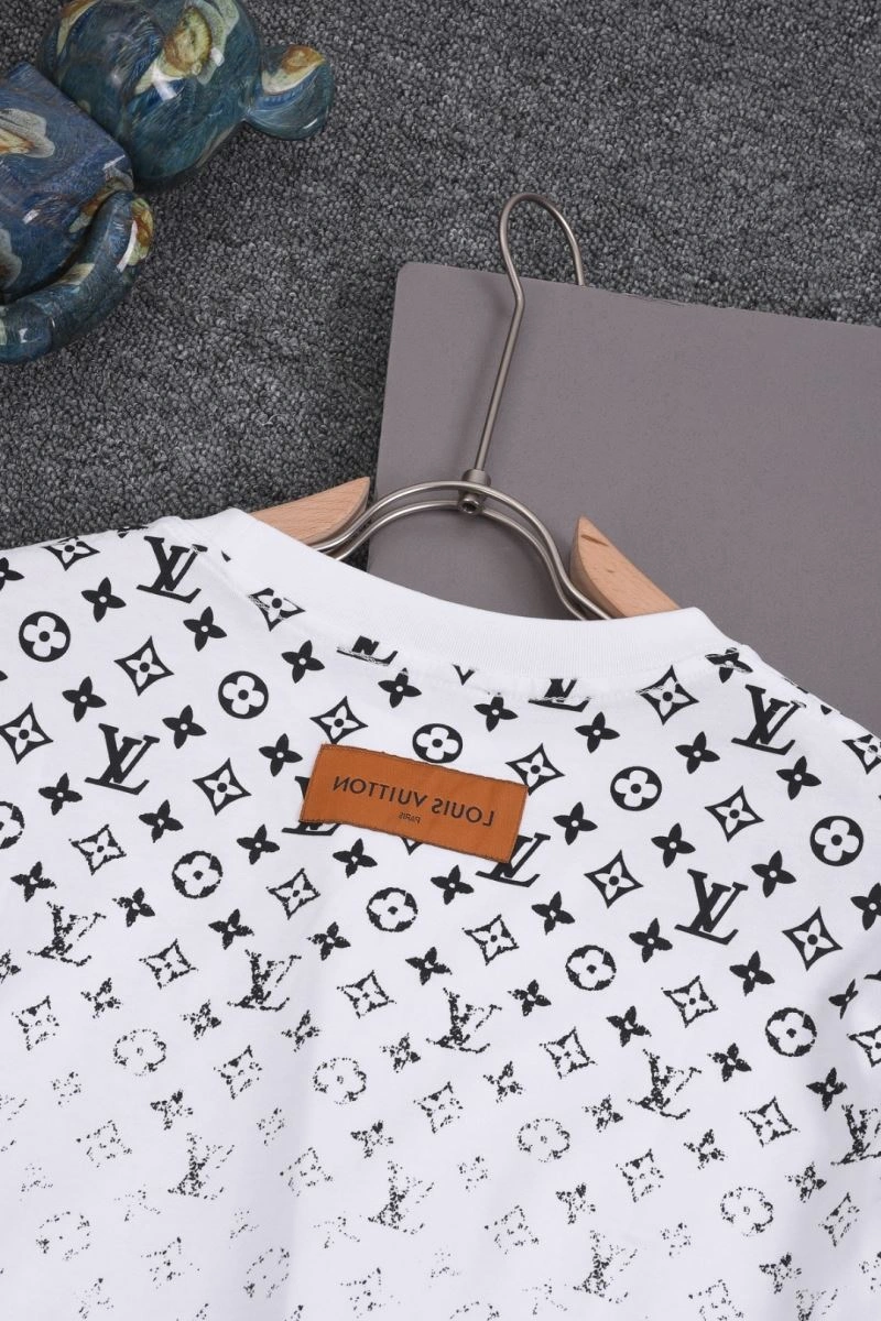 WeatherProof Louis Vuitton T-Shirts 133266