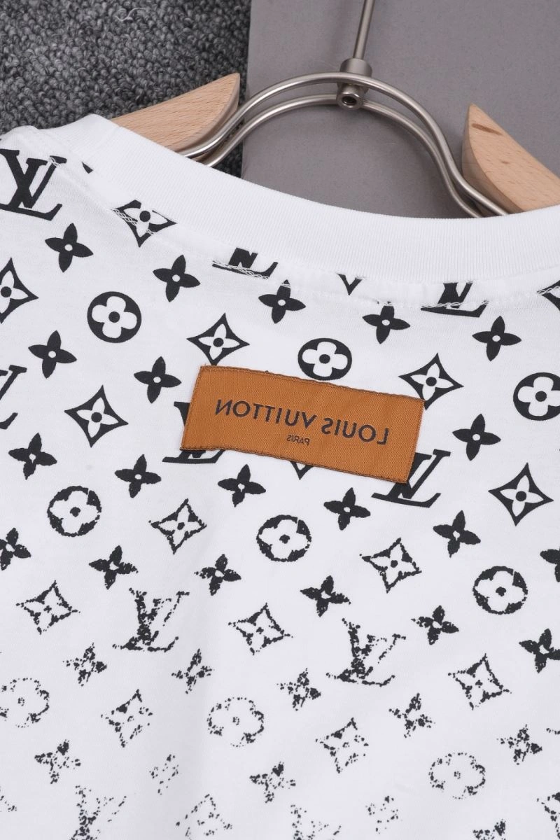 WeatherProof Louis Vuitton T-Shirts 133266