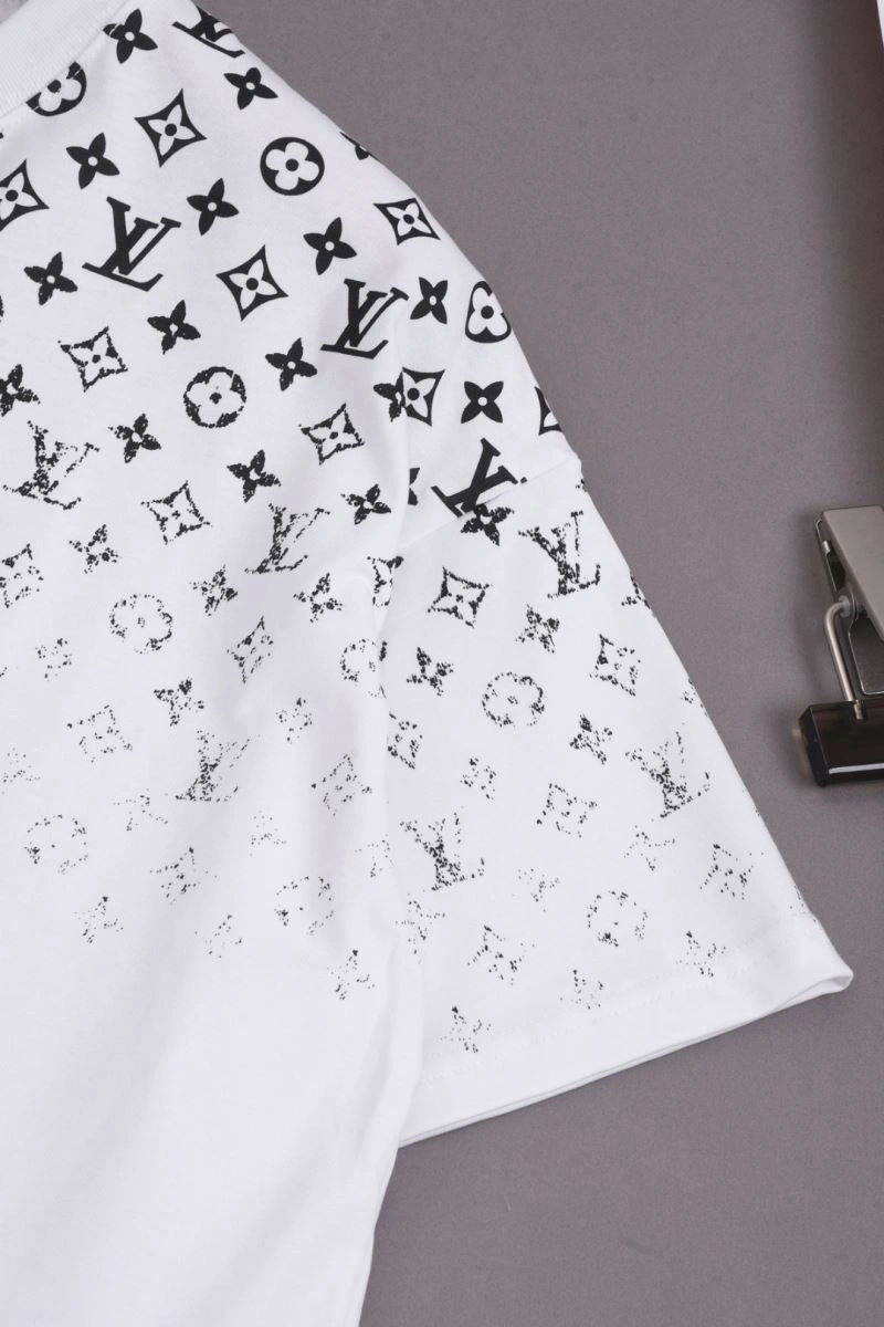 WeatherProof Louis Vuitton T-Shirts 133266