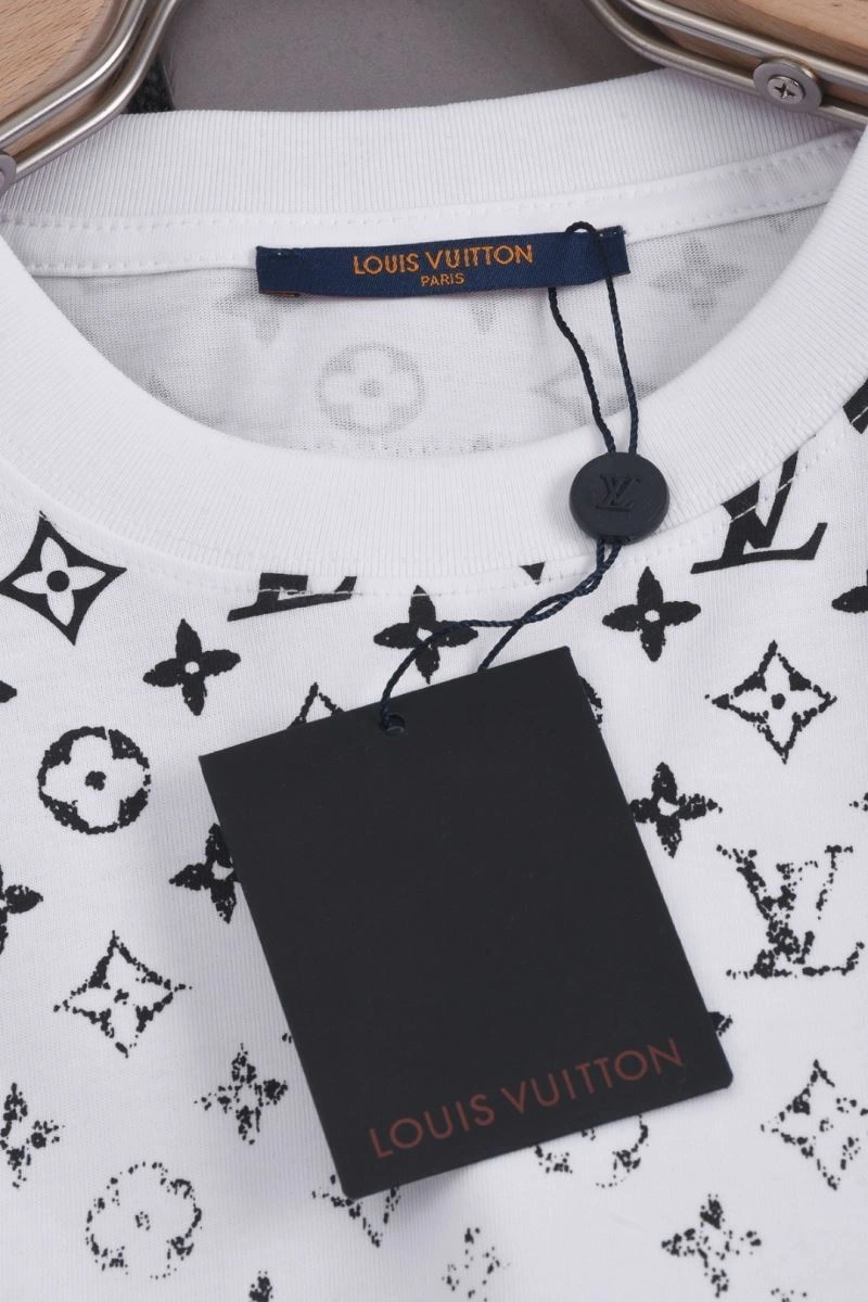 WeatherProof Louis Vuitton T-Shirts 133266