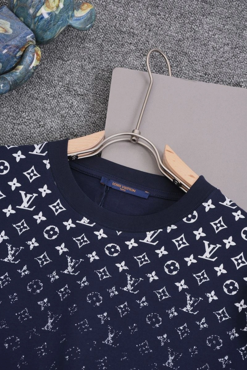 Functional Louis Vuitton T-Shirts 133267