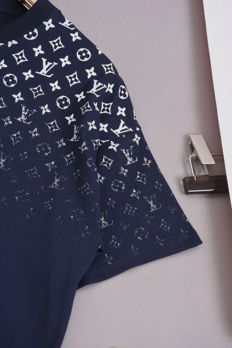 Functional Louis Vuitton T-Shirts 133267