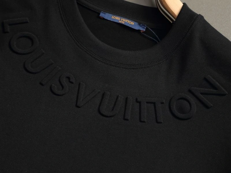 Louis Vuitton T-Shirts Refined 133256