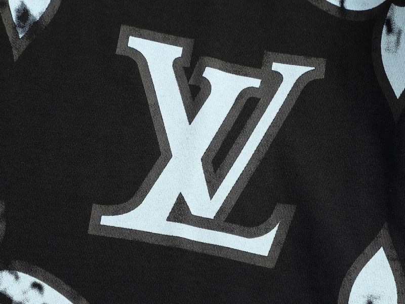 EyeCatching Louis Vuitton T-Shirts 133245