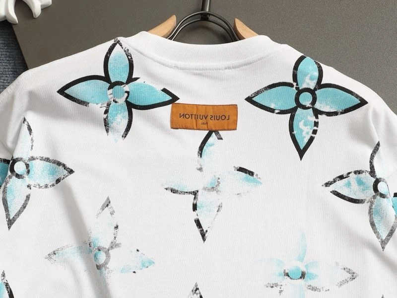 Sustainable Louis Vuitton T-Shirts 133253