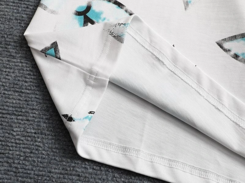 Sustainable Louis Vuitton T-Shirts 133253