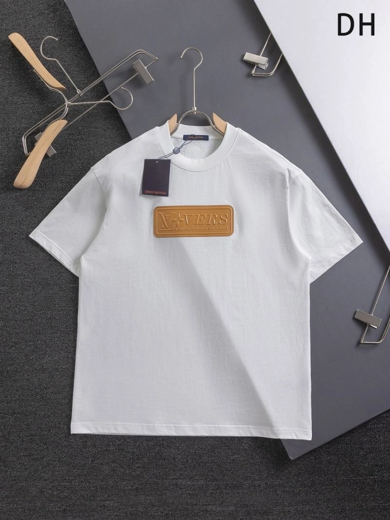 Snug Louis Vuitton T-Shirts 133246