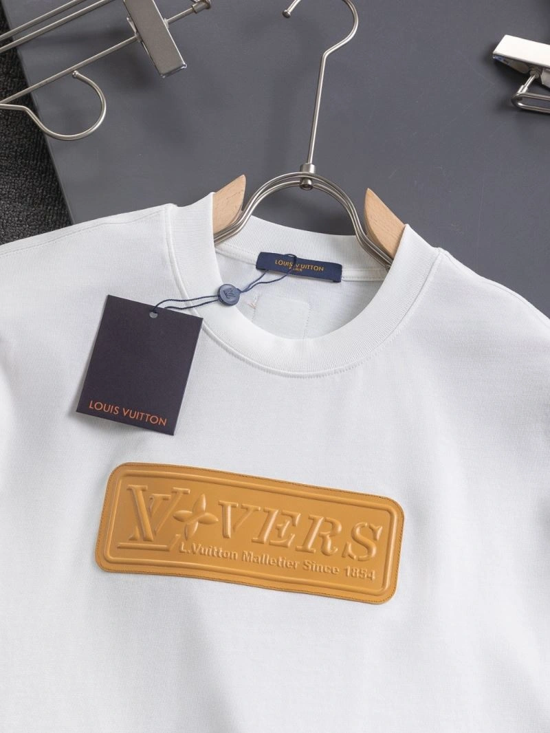 Snug Louis Vuitton T-Shirts 133246