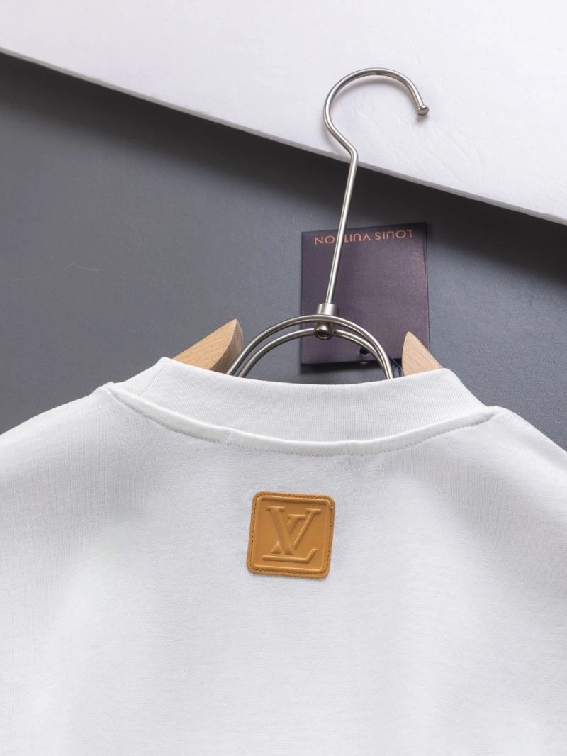 Snug Louis Vuitton T-Shirts 133246